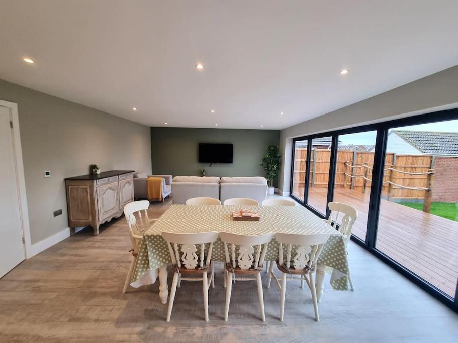 Brand New, Stunning Beachside House Seasalter Exterior photo
